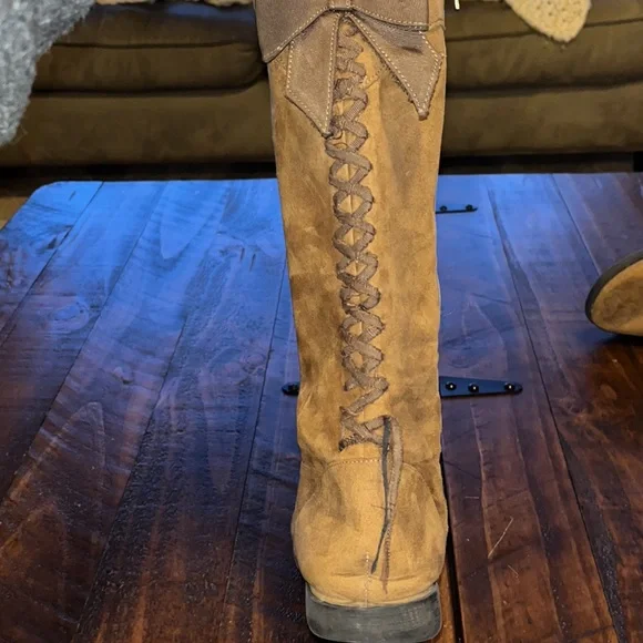 Kenneth Cole Girls Boots - Picture 9 of 13